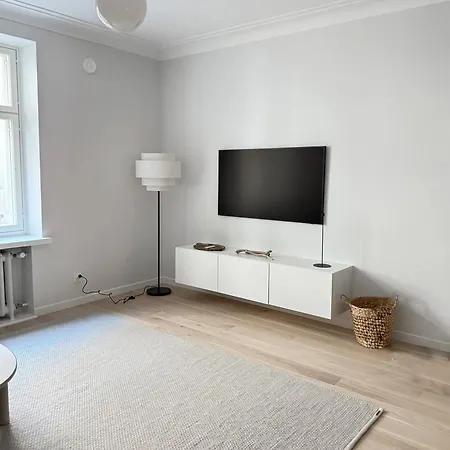 Newly Renovated Flat In Ullanlinna شقة *